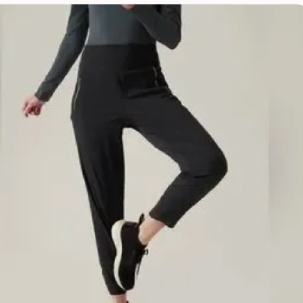 Athleta Trekkie North Jogger Pants in Black Plus Women’s size 14 P